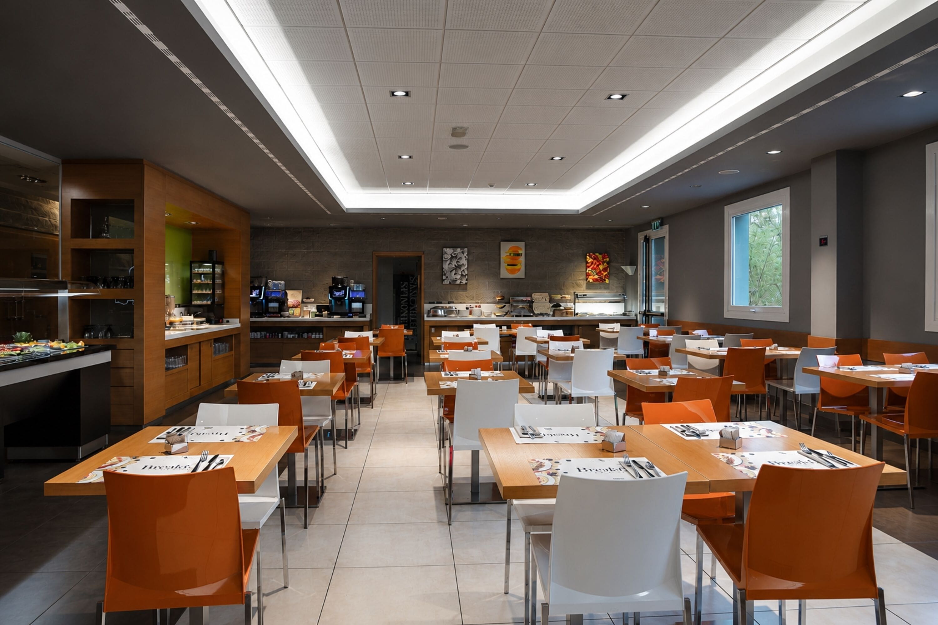 Colazione a buffet a pagamento, servita tutte le mattine 