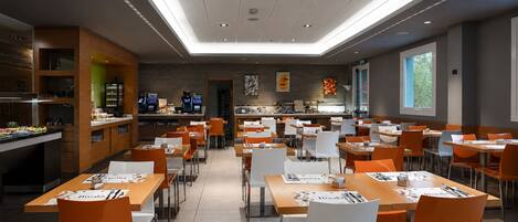 Daily buffet breakfast for a fee