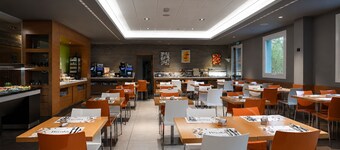 LVG 飯店系列 - 貝加莫西部飯店  