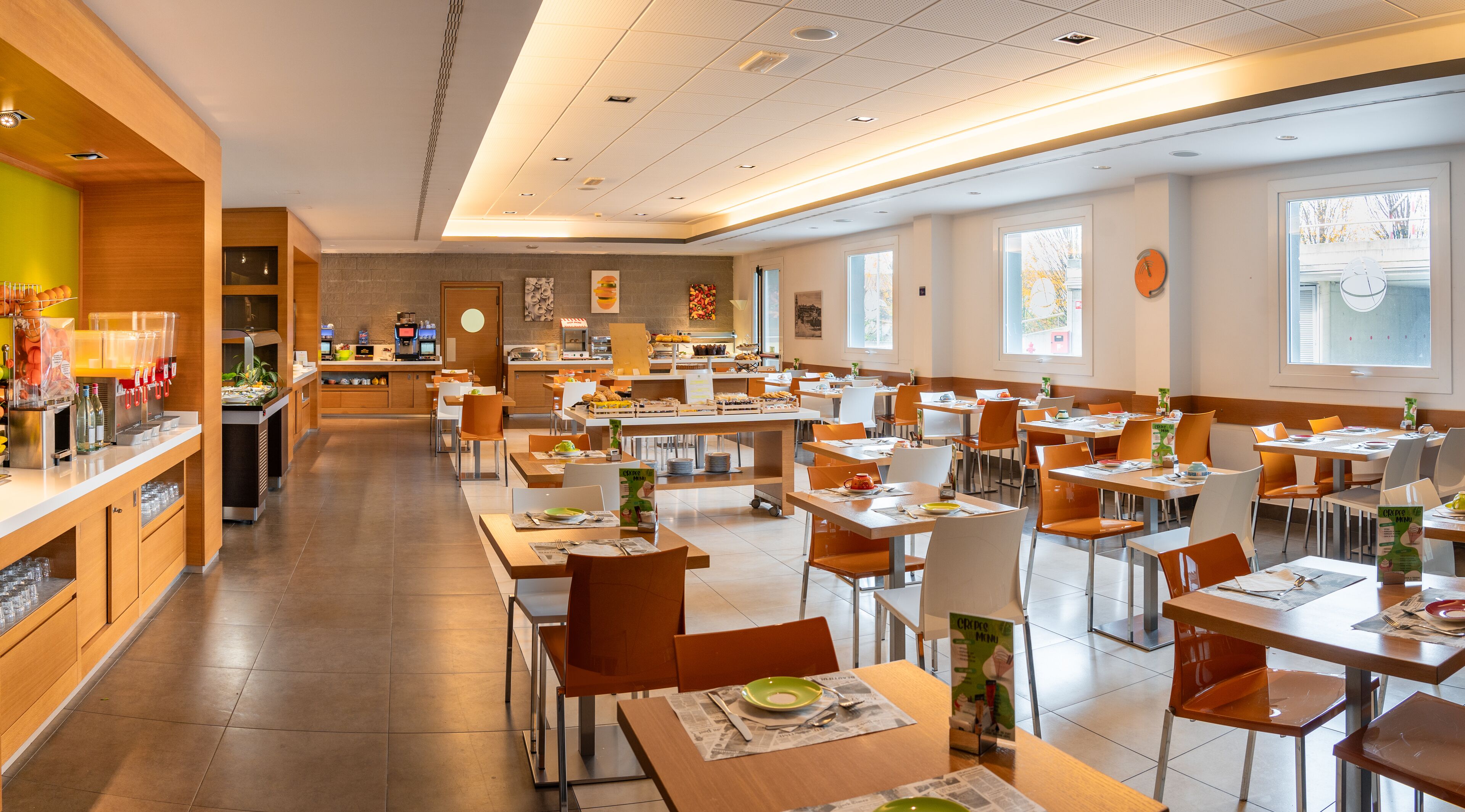 Petit déjeuner buffet servi tous les jours en supplément