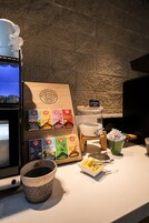 Colazione a buffet a pagamento, servita tutte le mattine 
