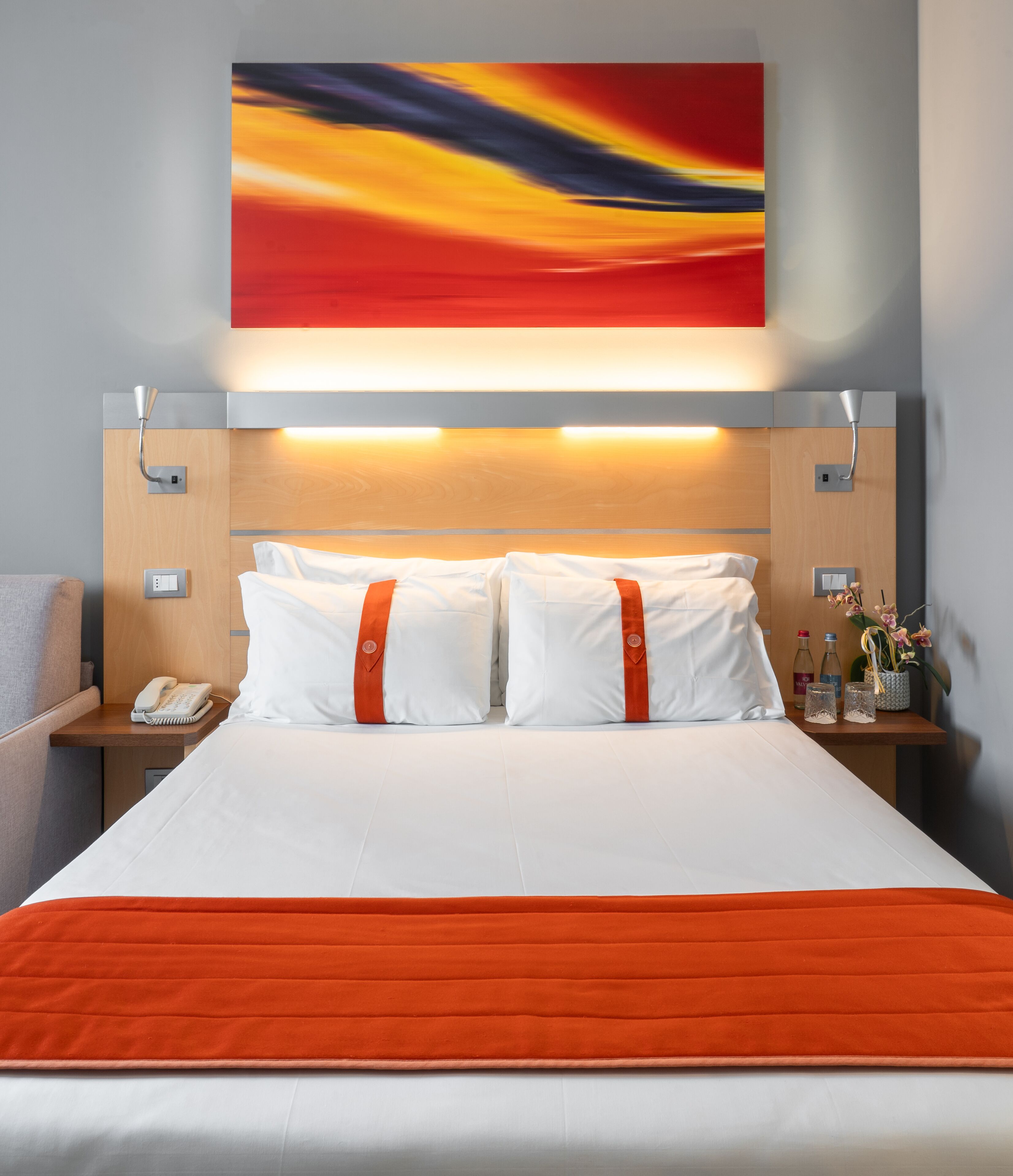 small single room | in-room safe, desk, blackout curtains, soundproofing