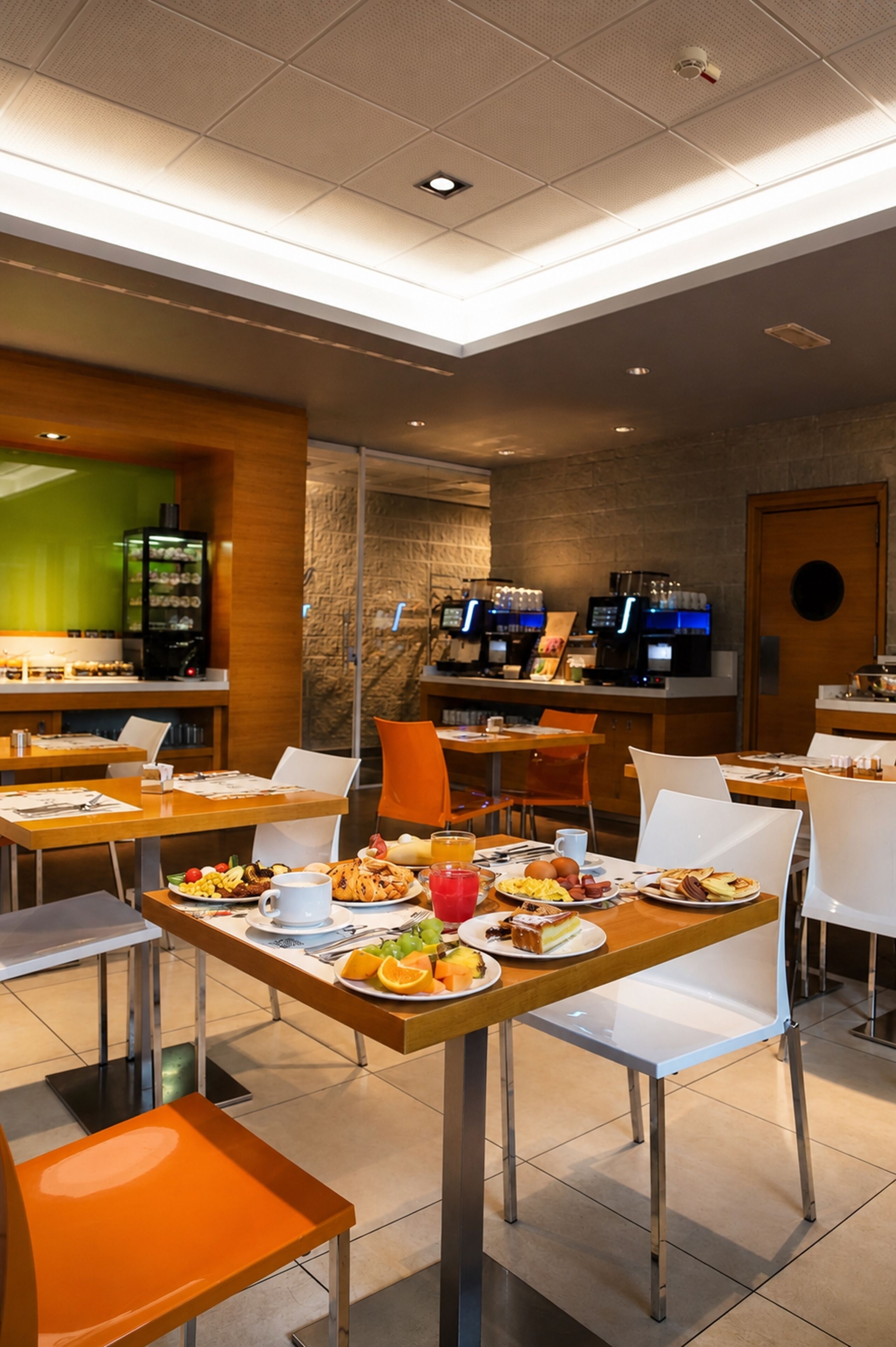 Tägliches Frühstücksbuffet gegen Gebühr