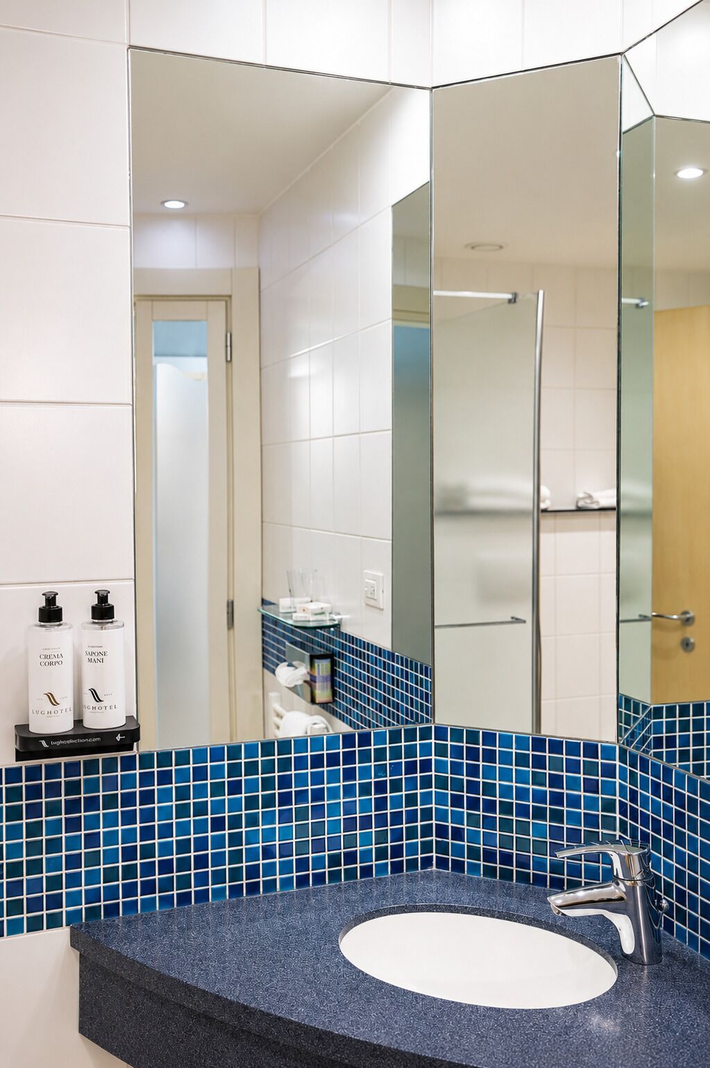 Camera Classic Matrimoniale / Doppia letti singoli | Bagno | Doccia, asciugacapelli, bidet, asciugamani