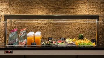Desayuno buffet todos los días (con cargo)