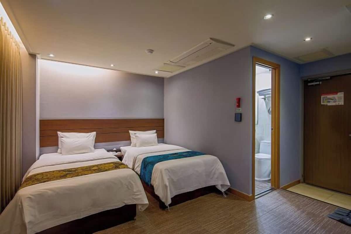 Roupas de cama premium, individualmente mobiliados, escrivaninha