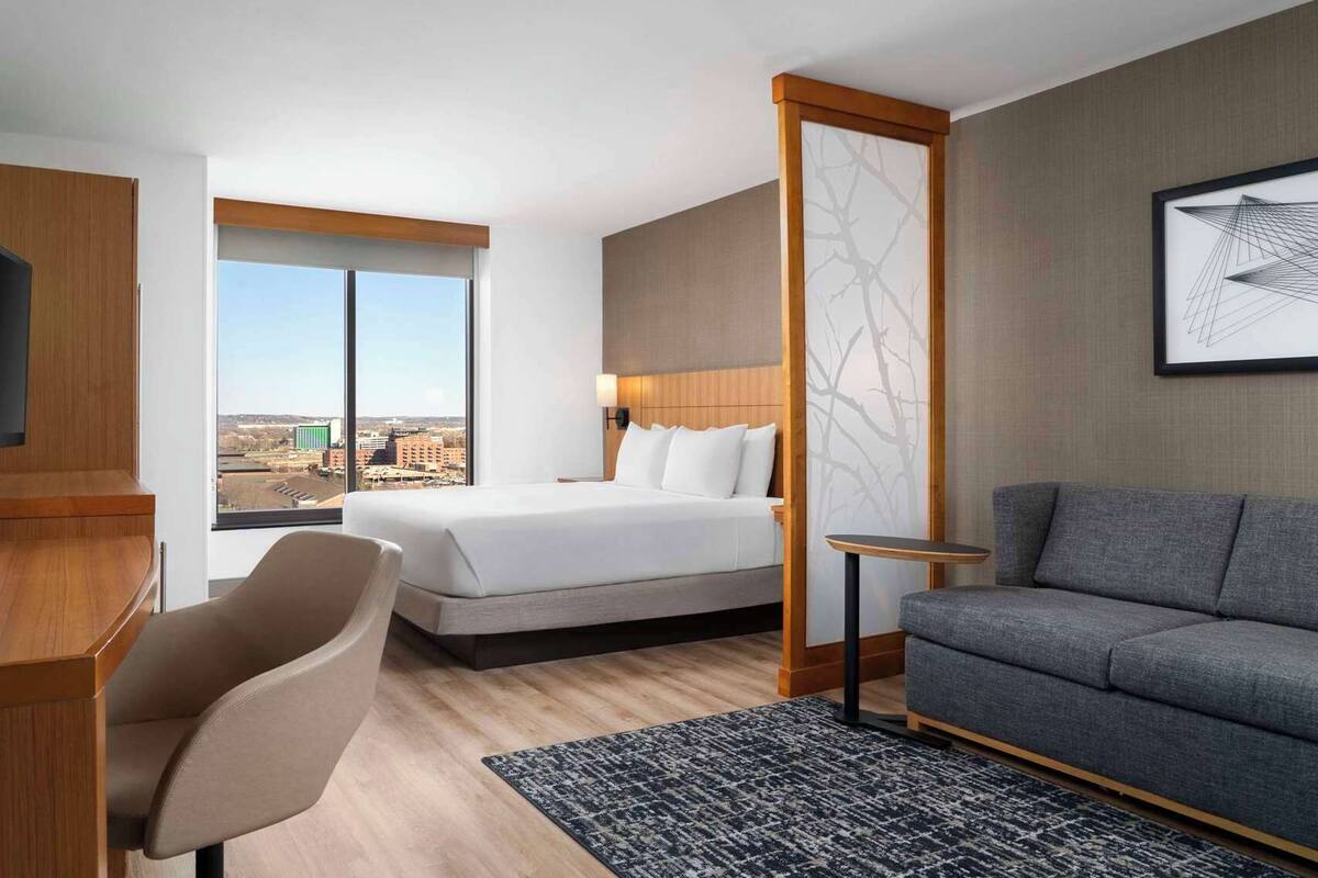 In-room safe, desk, iron/ironing board, free cots/infant beds