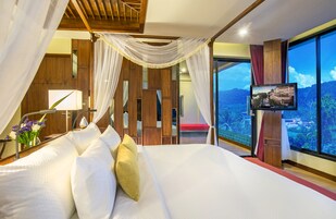 Premium Suite 2 Bedroom | Een kluis op de kamer, een bureau, gratis wifi, beddengoed