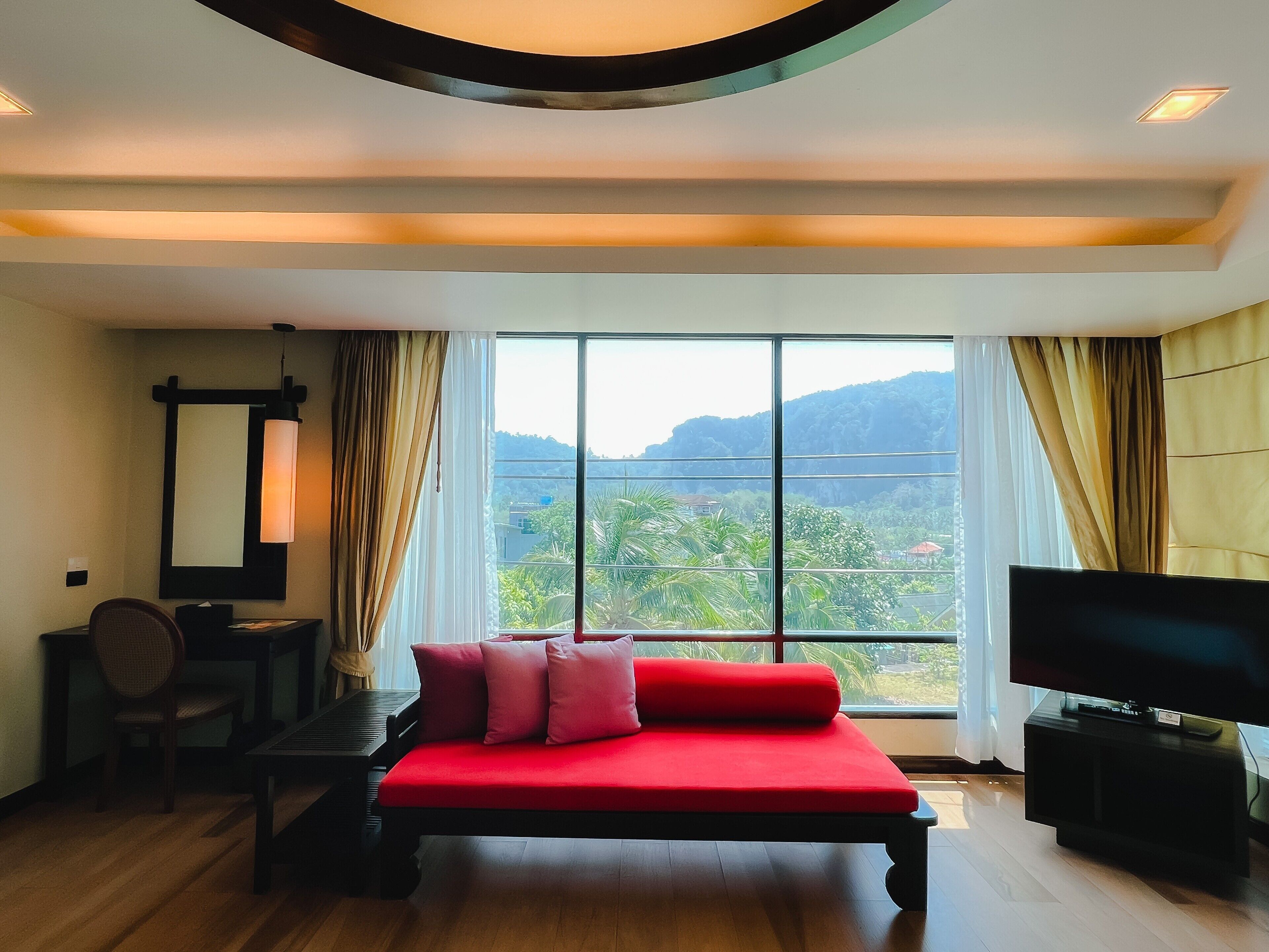 Deluxe Family | Caja de seguridad en la habitación, escritorio y wifi gratis 