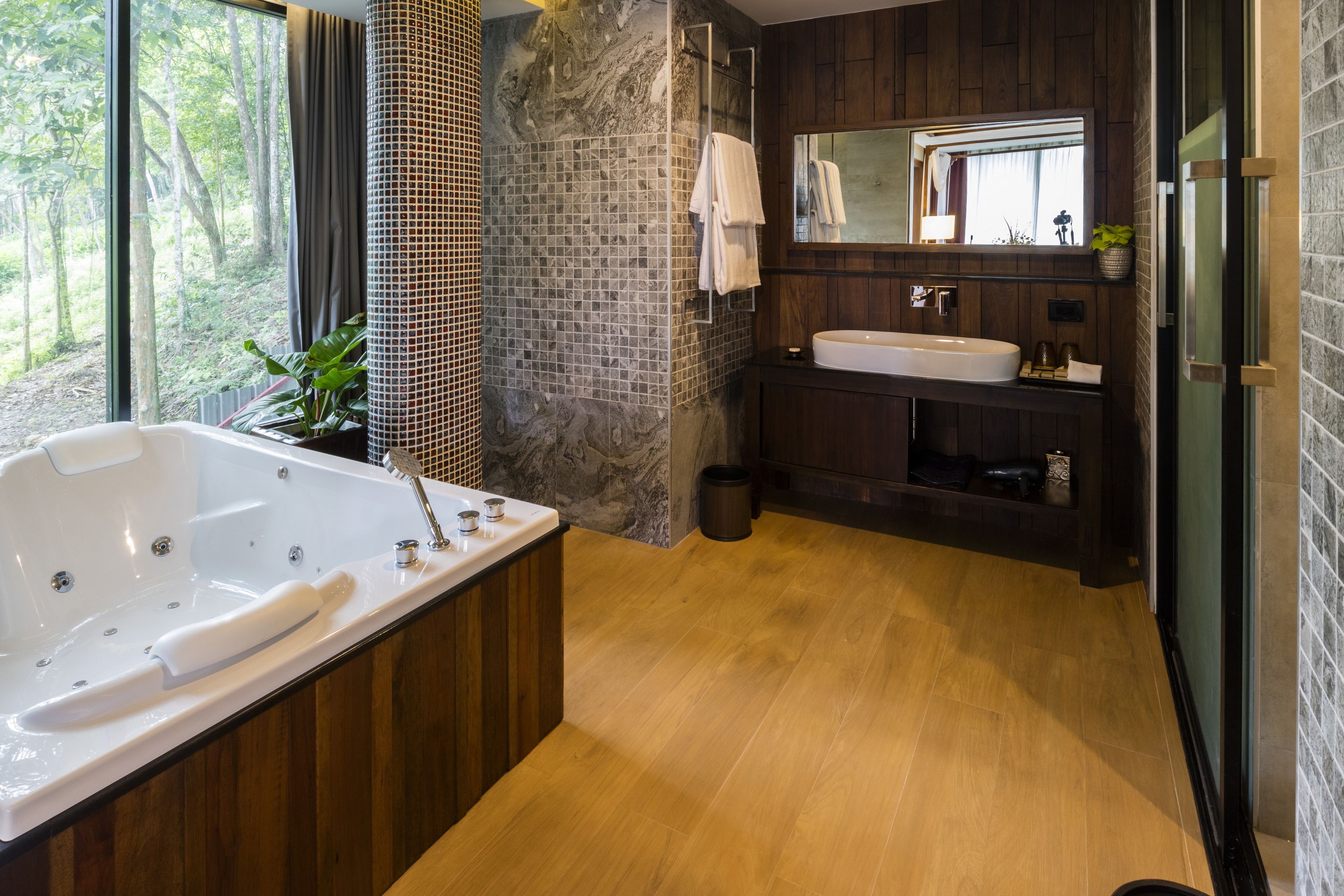 premium suite pool access | jetted bathtub