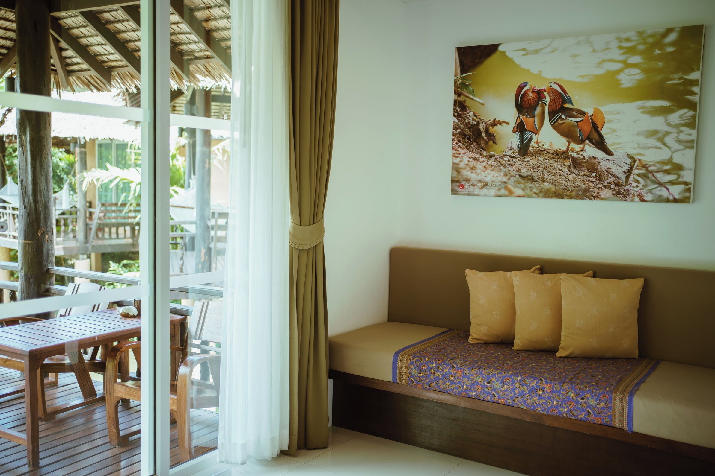 grand pond view cottage (adults only) | 2 bedrooms, down duvets, minibar, in-room safe