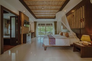 Grand Pond View Cottage (Adults Only) | Donzen dekbedden, een minibar, een kluis op de kamer