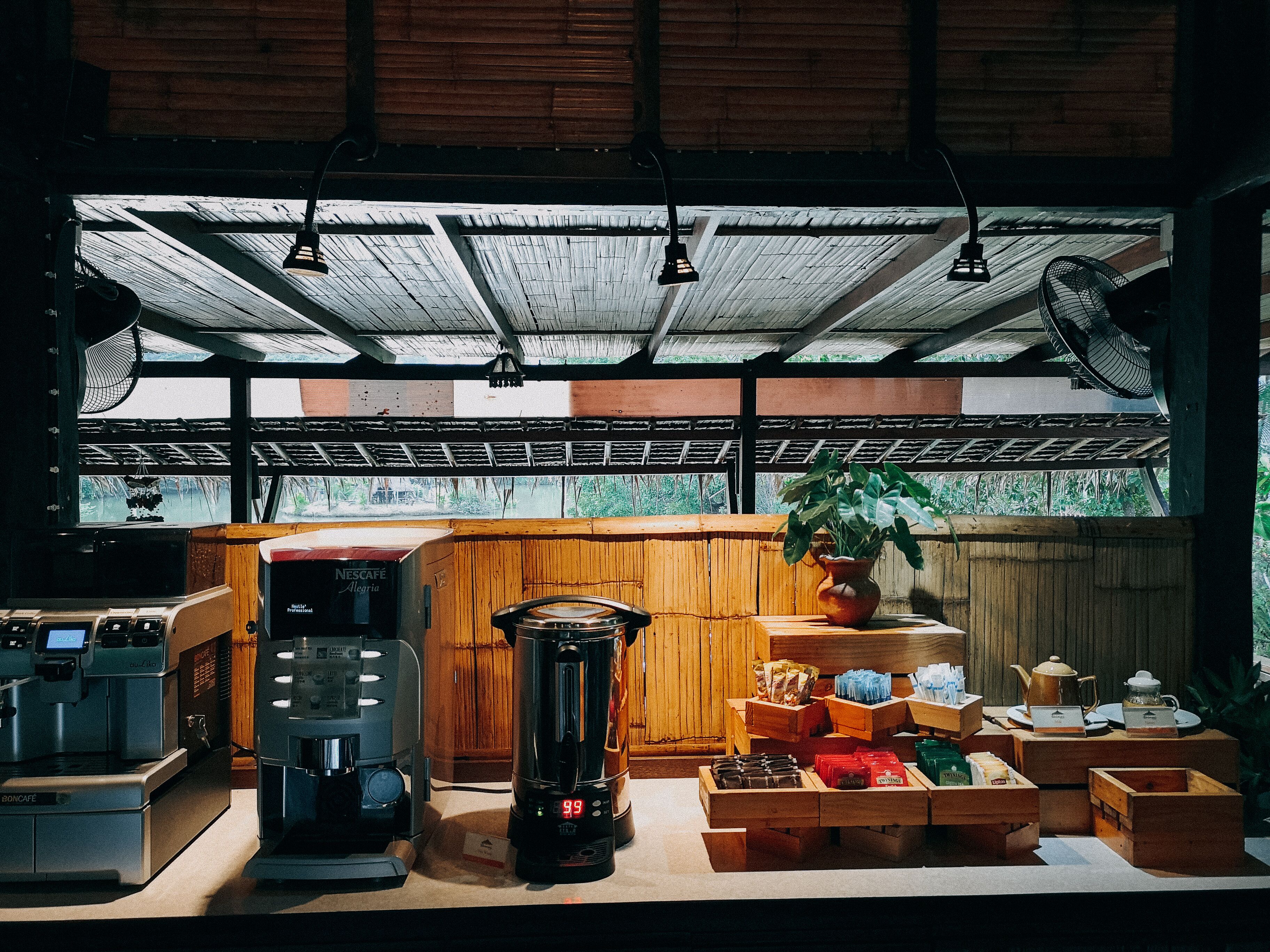thai cuisine, pool views