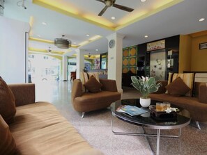 Televisor LCD de 32 polzades amb canals per cable i televisor 