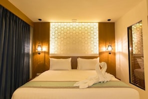 In-room safe, individually decorated, desk, blackout drapes - Ansino Bukit (Patong)