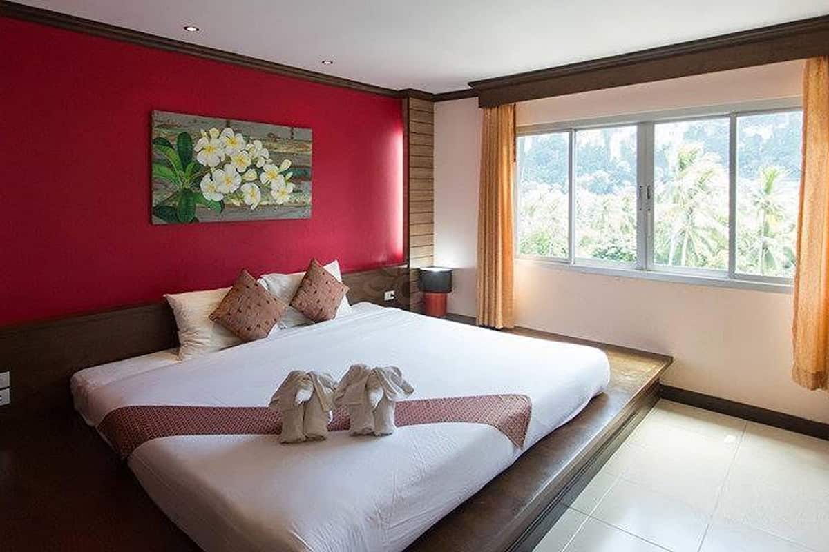Superior Double Room, Mountain View | Desk, free WiFi, bed sheets