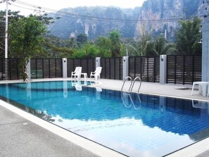 Outdoor pool - Aonang Miti Resort (Krabi)