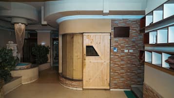 Sauna, tina de hidromasaje, baño de vapor y tratamientos corporales
