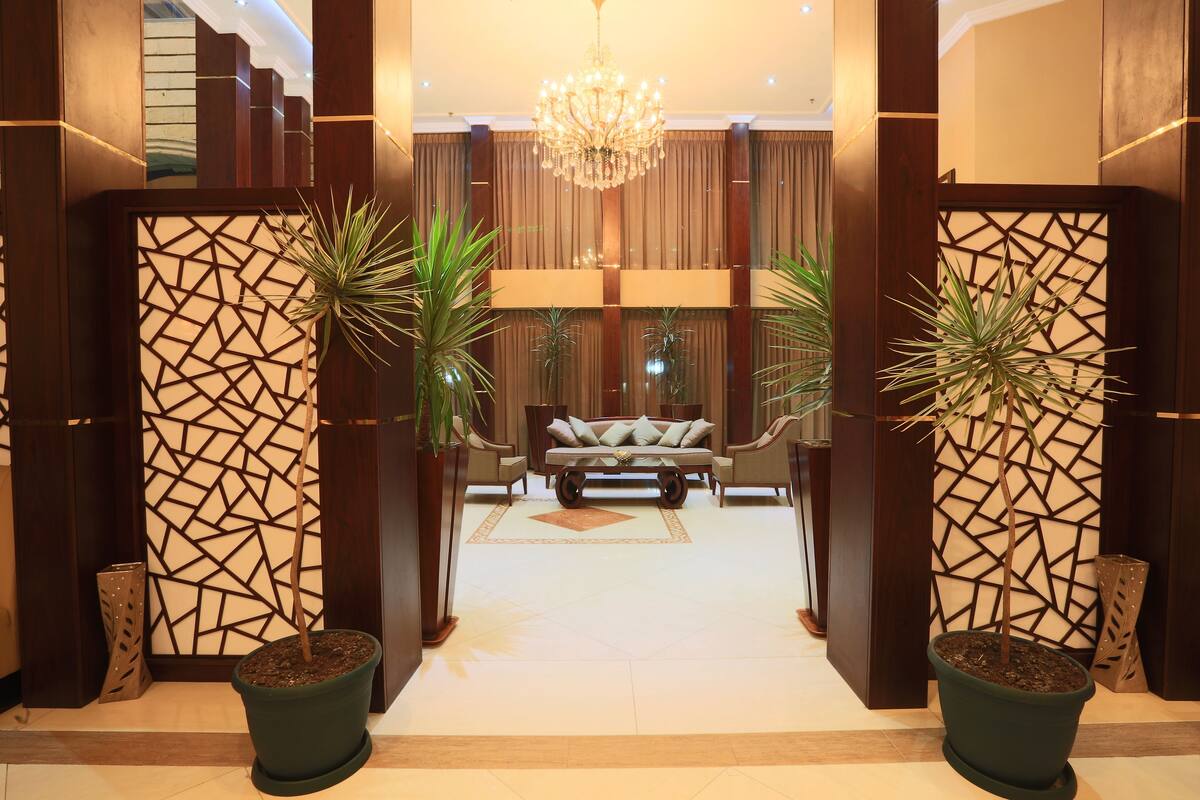 breakfast, lunch, dinner served; international cuisine, pool views