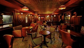 Kahvaltı, öğle yemeği ve akşam yemeği sunulur 