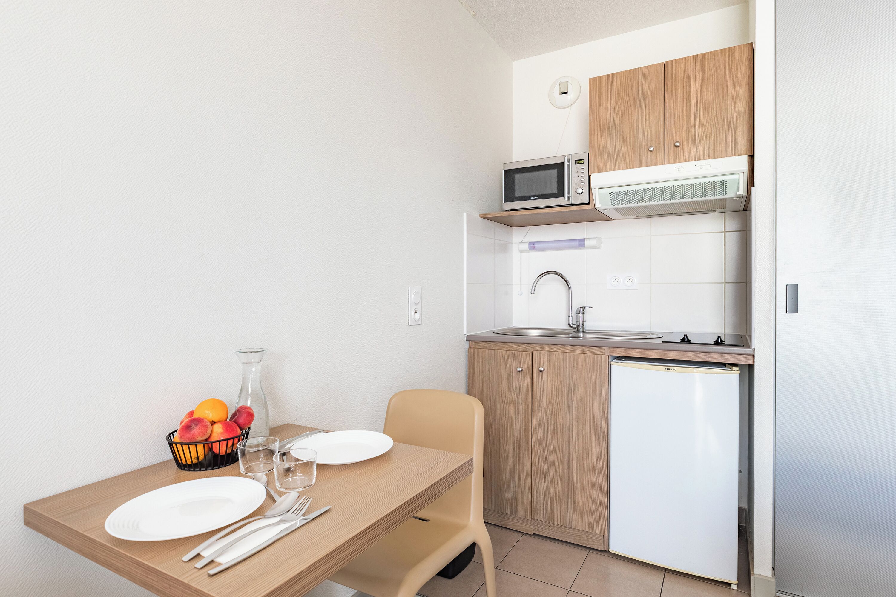 Studio, 1 Double Bed | Private kitchen