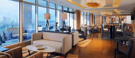 2 bares/lounges, saguão/lounge, pub