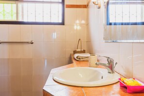Appartement, 1 chambre | Salle de bain