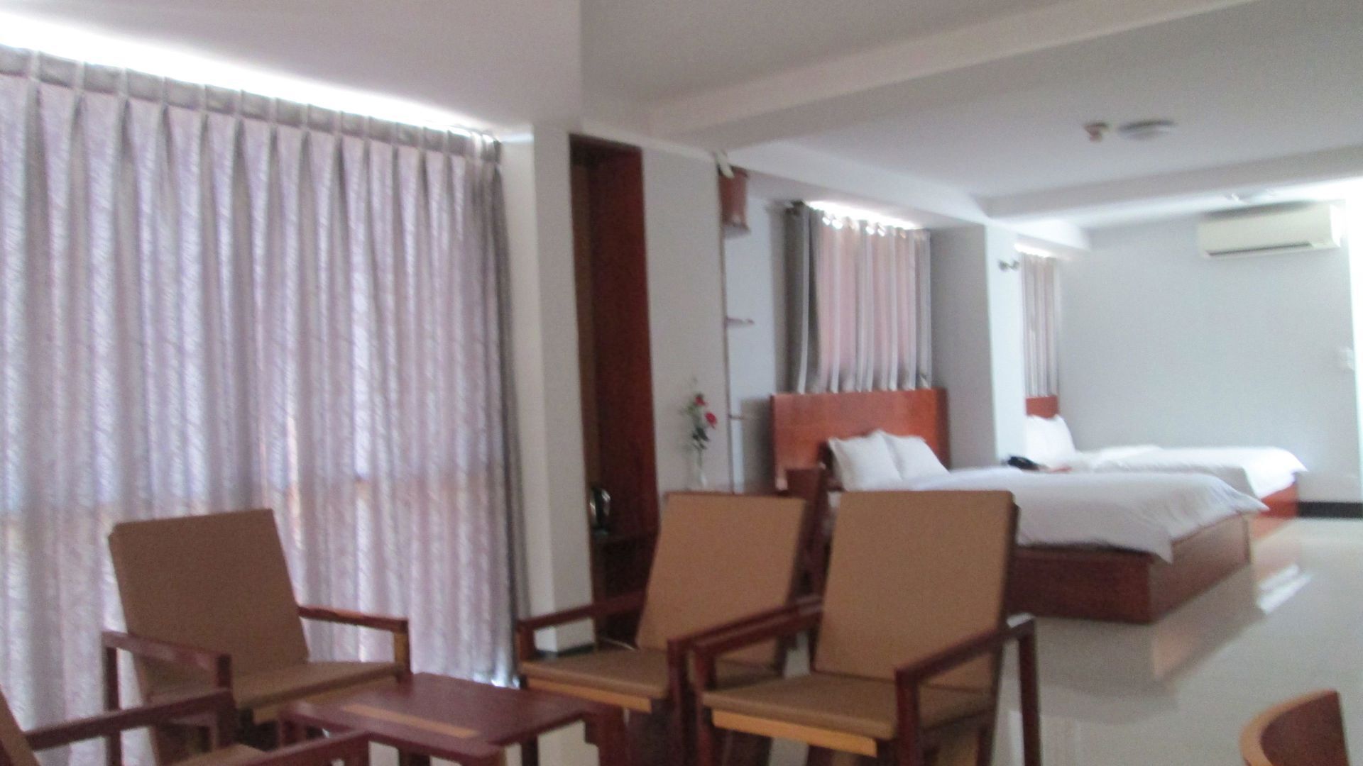 Premium bedding, pillowtop beds, minibar, in-room safe