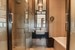 Superior Room | Bathroom - De Chai Colonial Hotel & Spa (Chiang Mai)