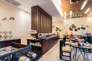 Breakfast, lunch and dinner served  - De Chai Colonial Hotel & Spa (Chiang Mai)
