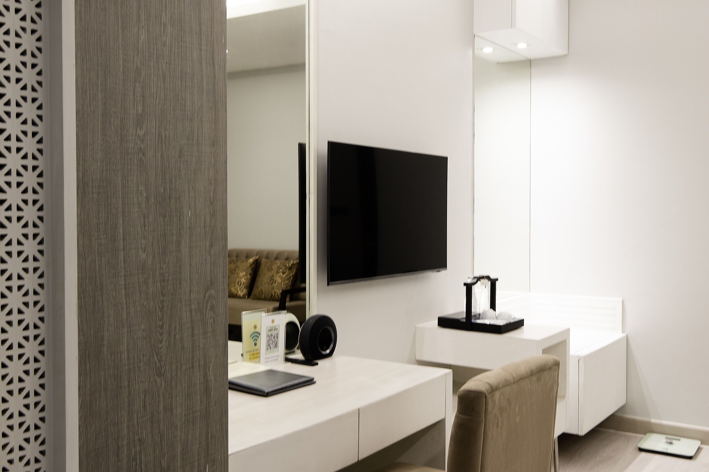 Free minibar items, in-room safe, iron/ironing board (on request)