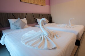 Desk, blackout drapes, WiFi - Airy Suvarnabhumi Hotel (Bangkok)