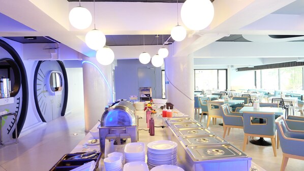 Daily to-go breakfast (THB 100 per person)