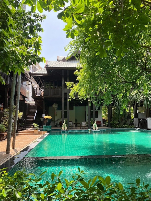 Outdoor pool, open 8:00 AM to 8:00 PM, sun loungers - Yantarasri Resort (Chiang Mai)
