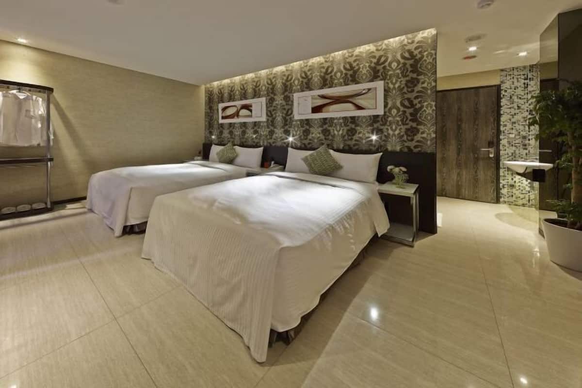 In-room safe, iron/ironing board, free WiFi, bed sheets