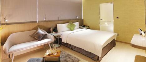 Quarto casal grand, 1 cama de casal | Cofres nos quartos, ferros/tábuas de passar roupa, Wi-Fi de cortesia