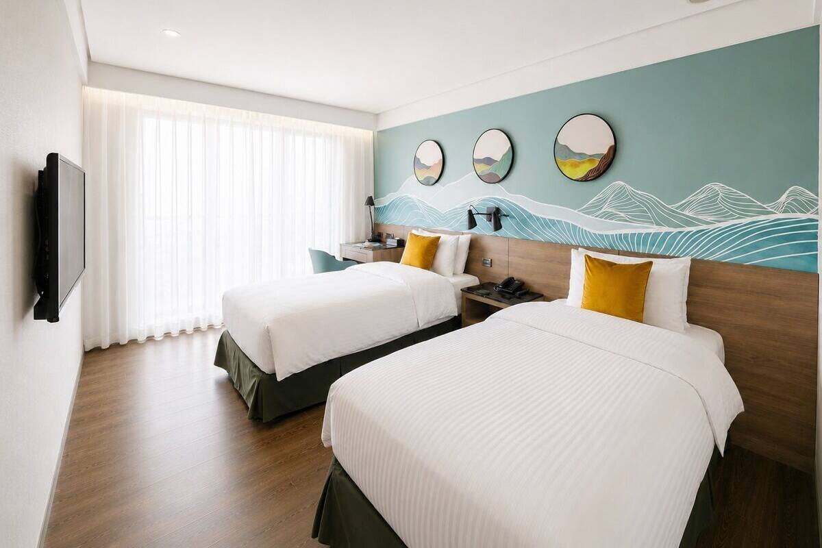 Superior Twin Room, 2 Single Beds | In-room safe, desk, free WiFi, bed sheets
