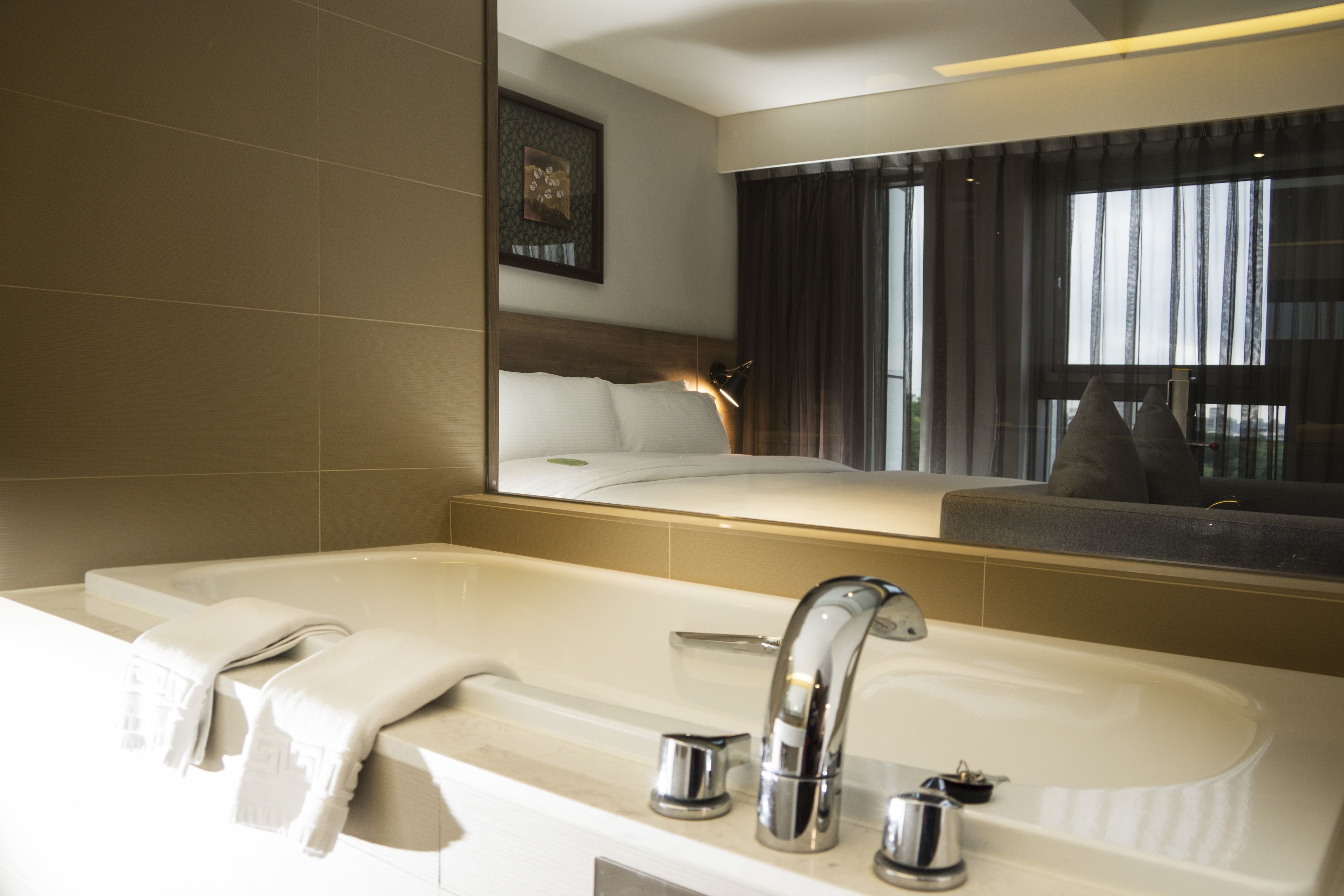 deluxe double room | in-room safe, desk, free wifi