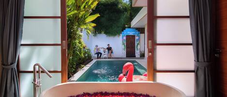 Set di cortesia gratuito, asciugacapelli, pantofole, bidet