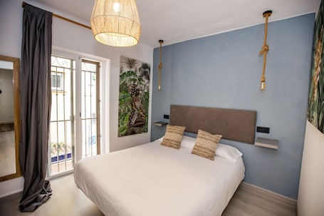 Executive Double Room | Free WiFi, bed sheets