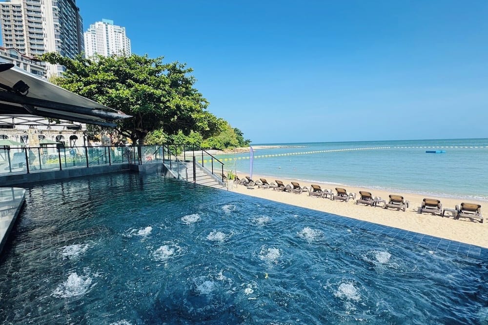 Pattaya Modus Beachfront Resort