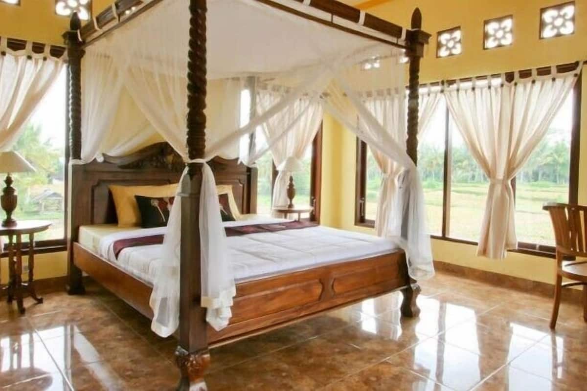 In-room safe, individually decorated, desk, rollaway beds