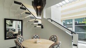 Amore - Two Bedroom Villa with Private Pool | ห้องรับประทานอาหาร