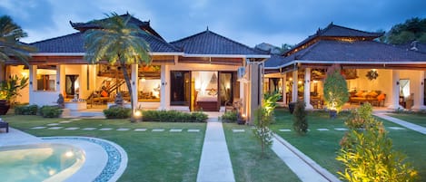 Family Villa, 5 Bedrooms, Private Pool, Pool View (5 Double Beds) | Private pool