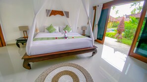 In-room safe, individually decorated, individually furnished, desk - Dyana Villas (Seminyak)