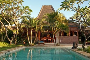 Front of property - Dyana Villas (Seminyak)
