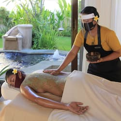 Salas de tratamiento para parejas, tina de hidromasaje y baño de vapor