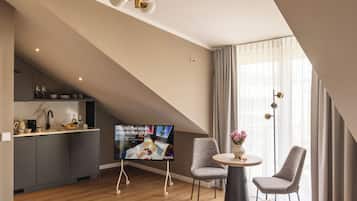 Fridge, microwave, coffee/tea maker, electric kettle