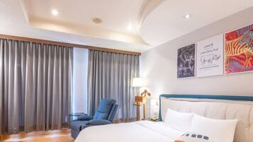 Deluxe Double Room (King Bed) | Down comforters, in-room safe, WiFi (free), bed sheets