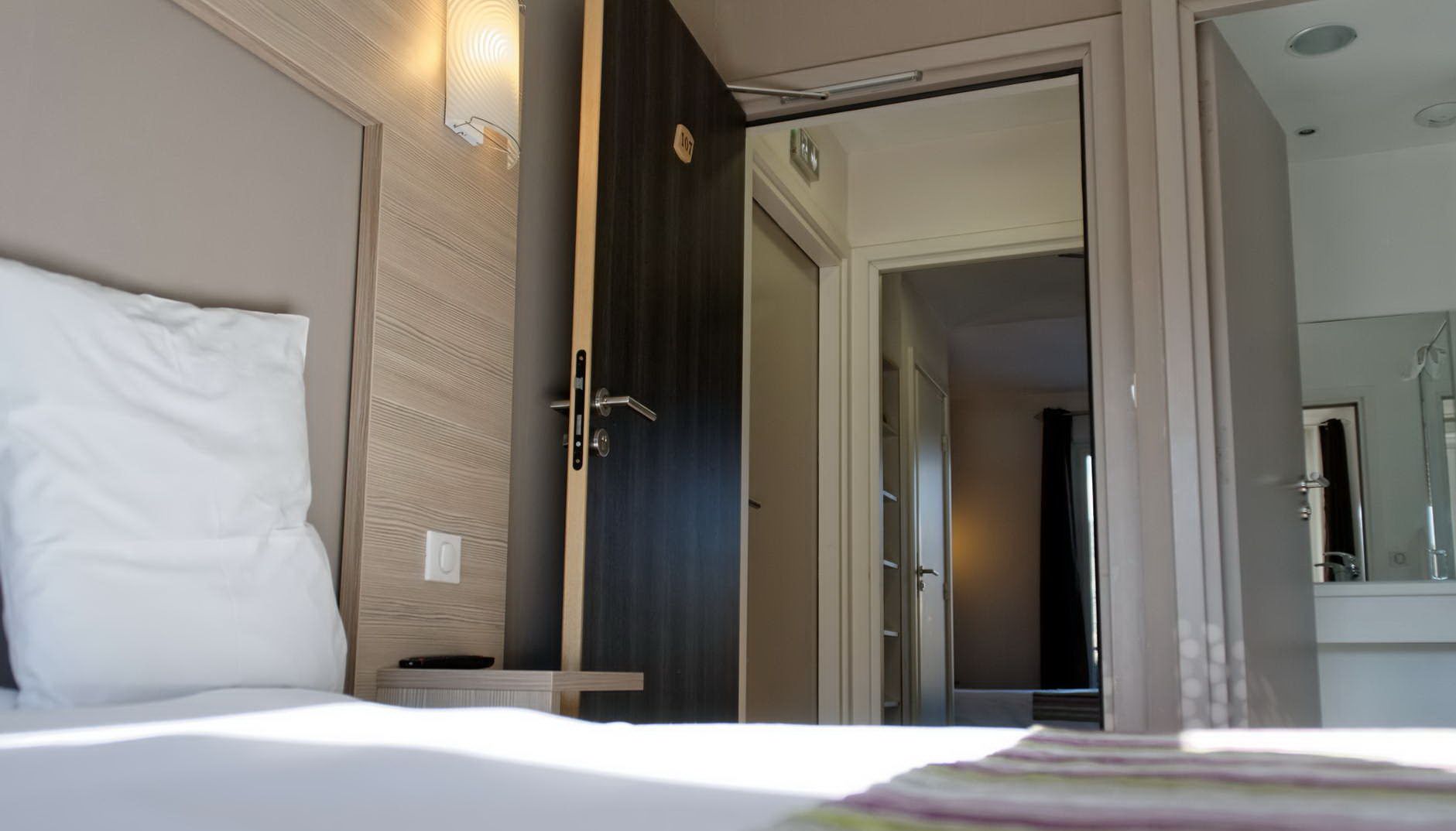 individually decorated, individually furnished, desk, soundproofing